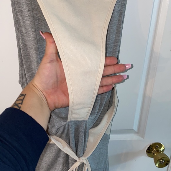 Pretty top size small - Picture 7 of 7